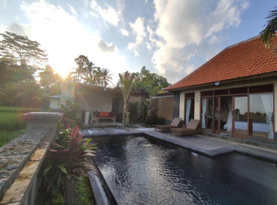 Anggarakasih Ubud Villa ภายนอก รูปภาพ